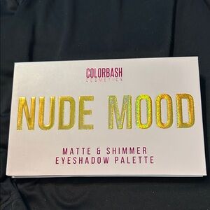 Nude Mood Eyeshadow Palette - Gold